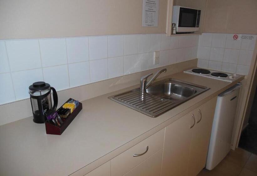 هتل Asure Camelot Arms Motor Lodge