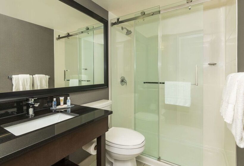 هتل Comfort Inn East