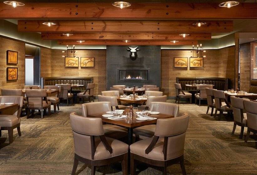 هتل Courtyard By Marriott Kitchener