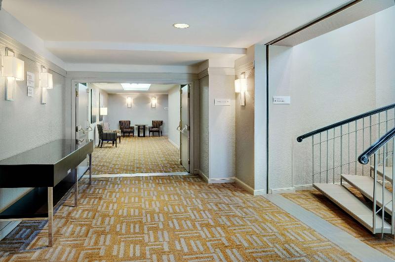 هتل Courtyard By Marriott Kitchener