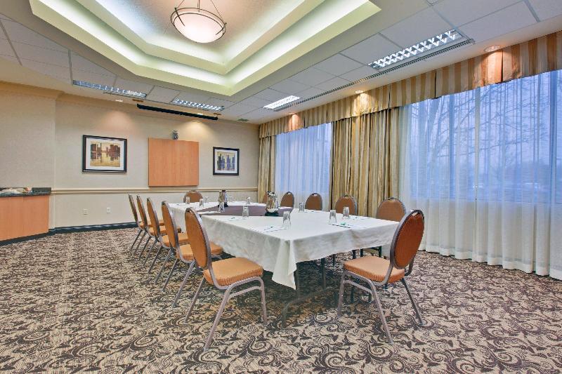 هتل Holiday Inn & Suites Windsor Ambassador Bridge By Ihg