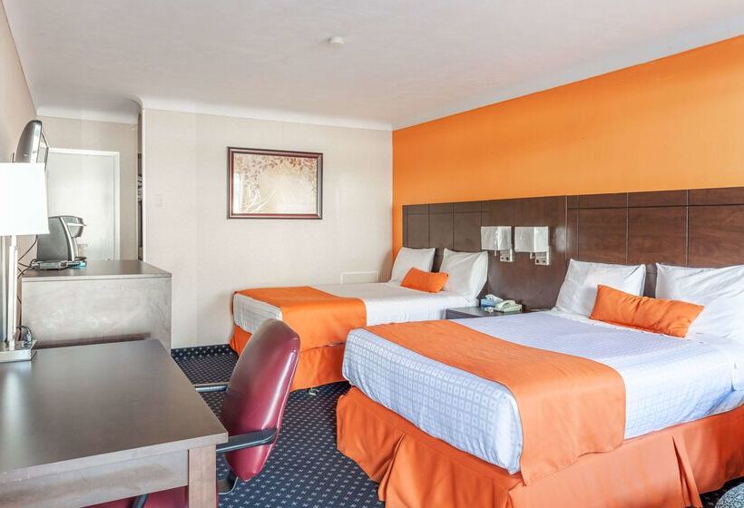 בית מלון כפרי Knights Inn North Bay