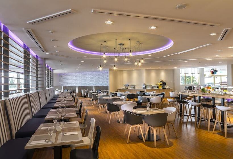 בית מלון כפרי Leonardo Laura Beach & Splash Resort