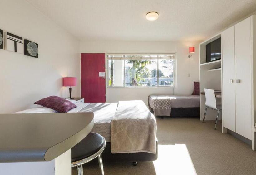 هتل Mt Albert Motor Lodge