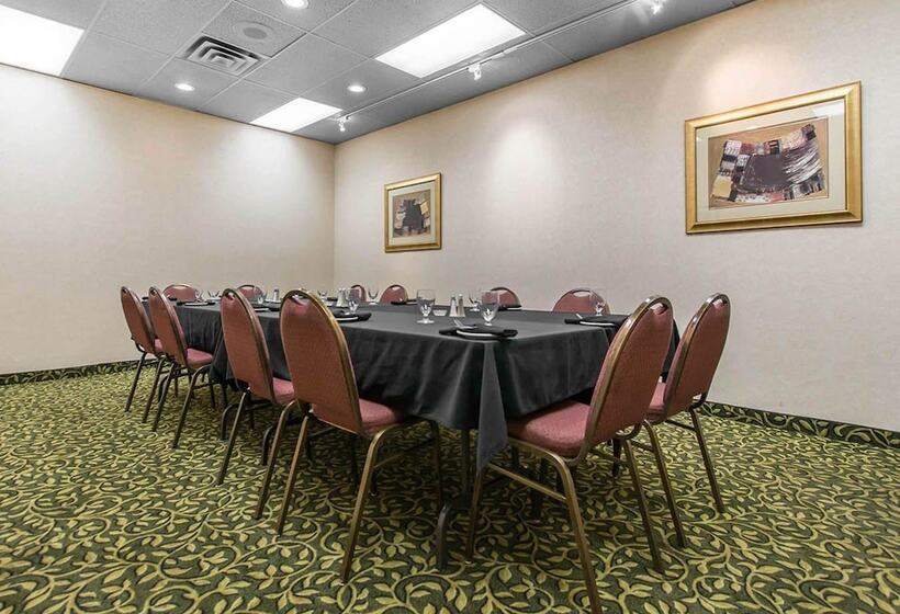 هتل Quality Inn & Suites Bay Front