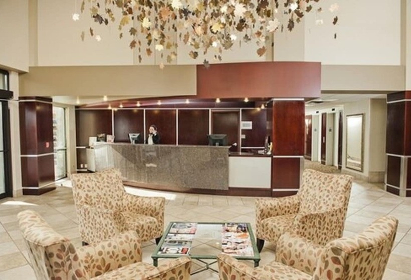 هتل Quality Inn & Suites Bay Front