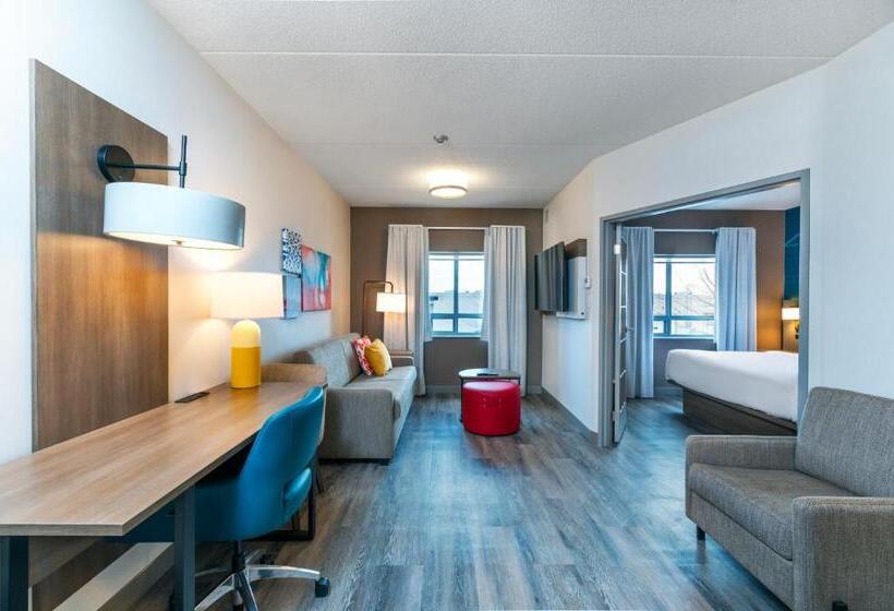 هتل Comfort Suites