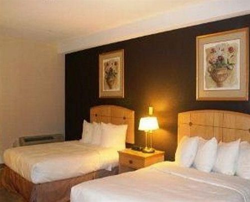 Отель Canadas Best Value Inn Welland Niagara Falls
