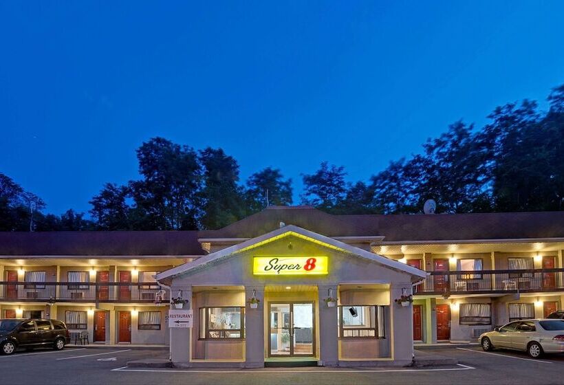 هتل Super 8 By Wyndham Niagara Falls North