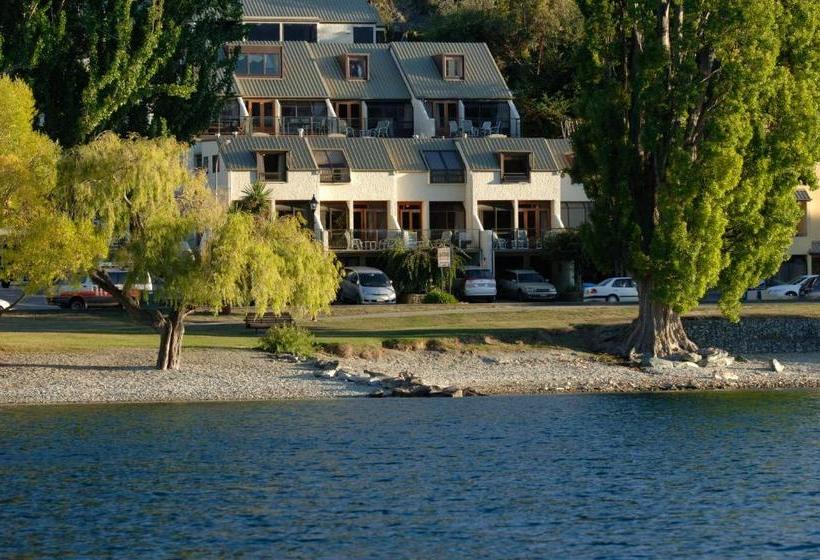 Отель The Lodges