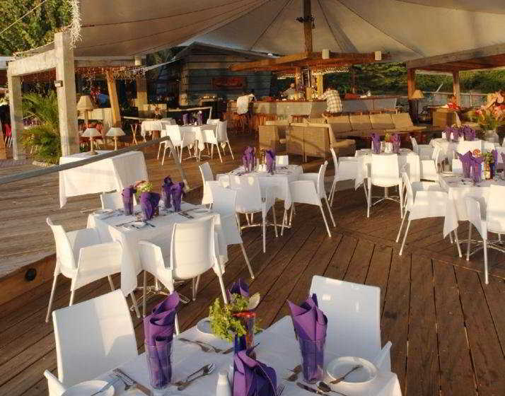 هتل True Blue Bay Resort