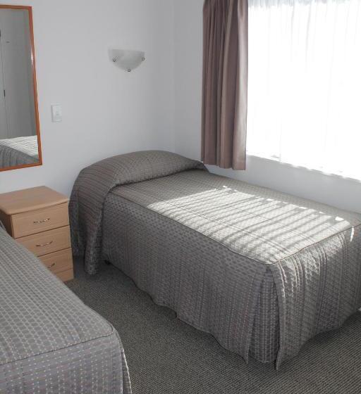 Riverview Motel