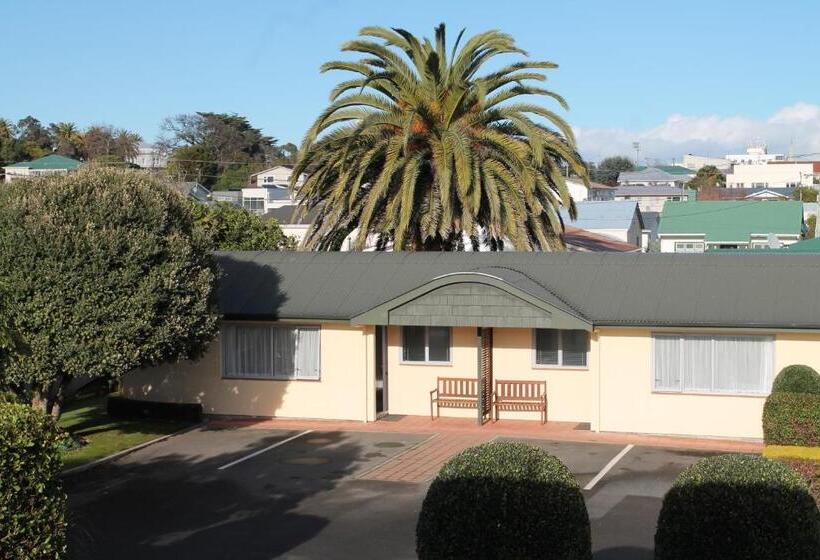 Riverview Motel