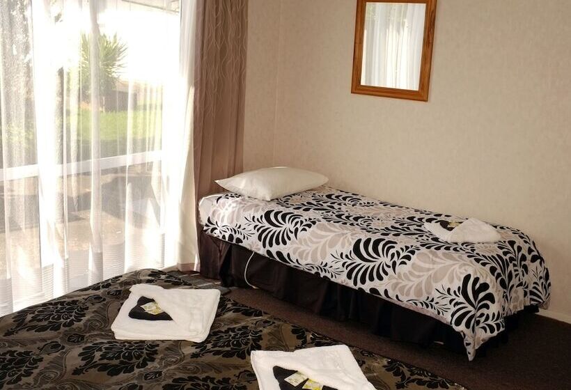 Westport Motels