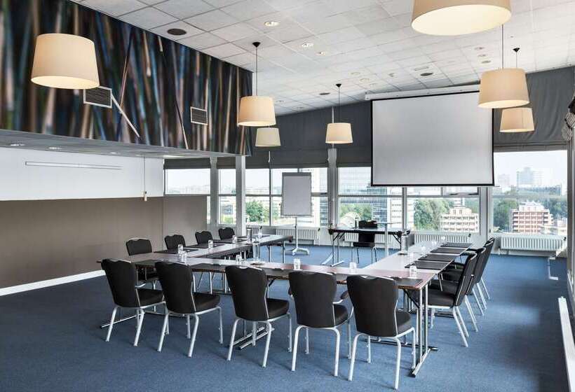 هتل NH Zoetermeer
