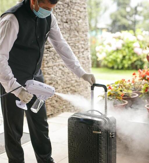 فندق Shervani Hilltop Resort