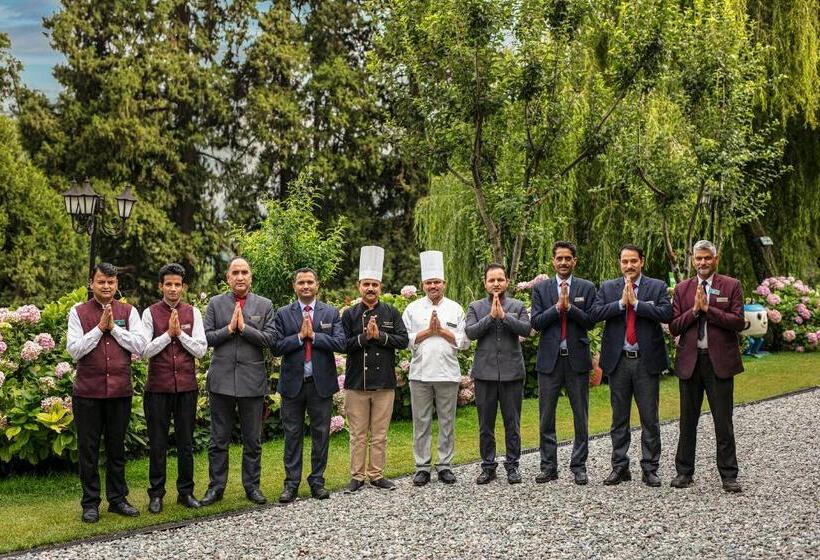 فندق Shervani Hilltop Resort