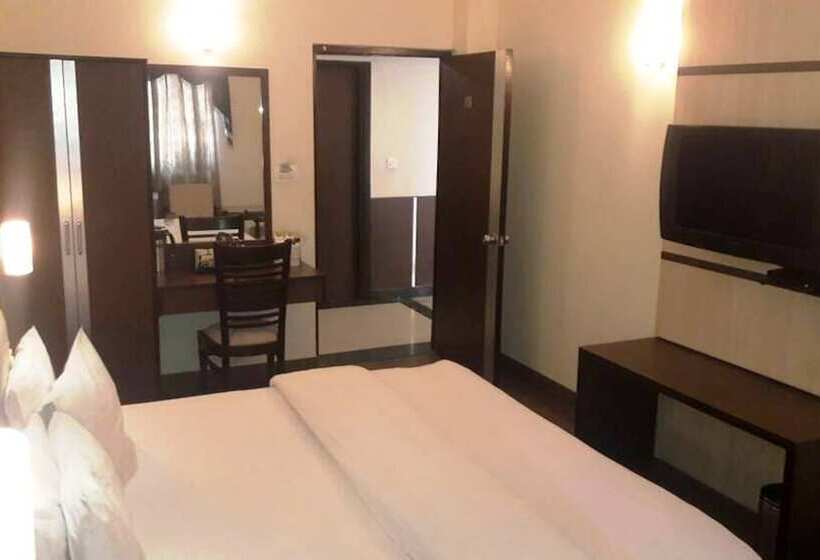 בית מלון כפרי Shiva Residency