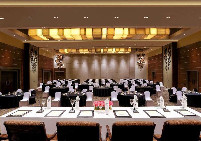 酒店 Grand Mercure Vadodara Surya Palace