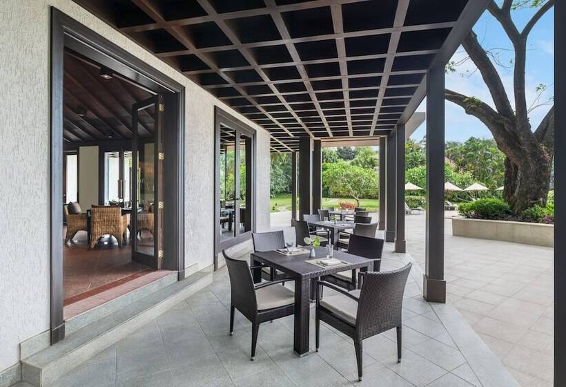 هتل The St. Regis Goa Resort