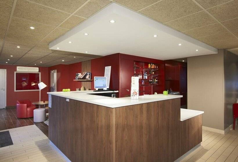 בית מלון כפרי Campanile Evry Est Saint Germain Les Corbeil