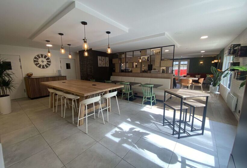 Отель Campanile Nantes ~ Rezé Aéroport