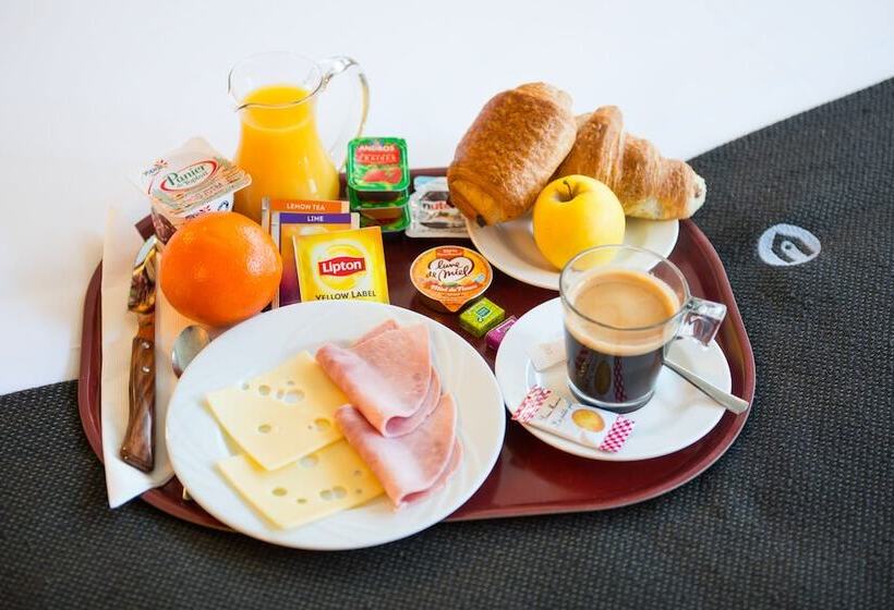 Отель Campanile Nantes ~ Rezé Aéroport