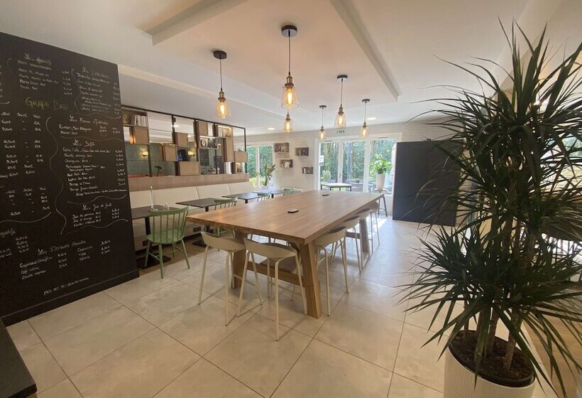 Отель Campanile Nantes ~ Rezé Aéroport