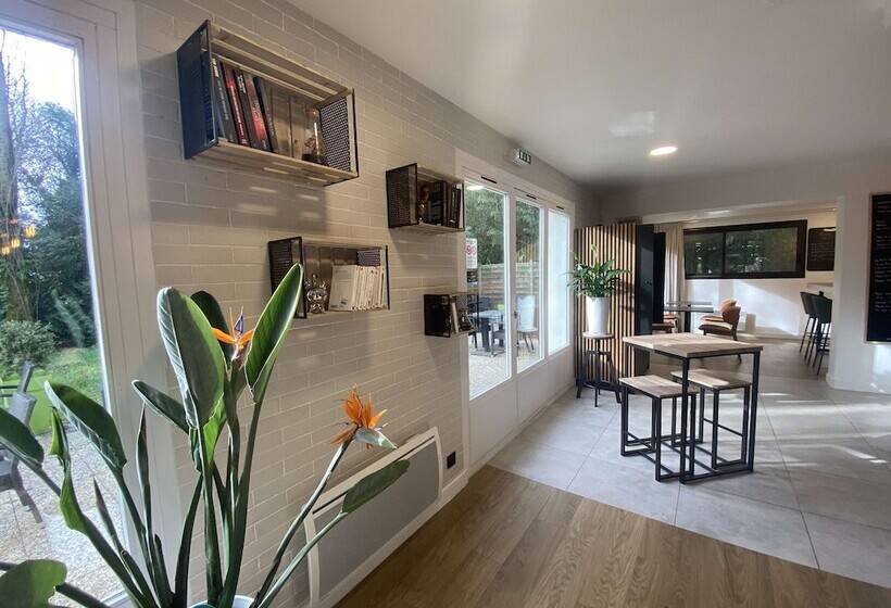 Отель Campanile Nantes ~ Rezé Aéroport