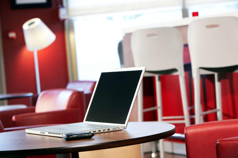 בית מלון כפרי Campanile Paris Ouest Chaville