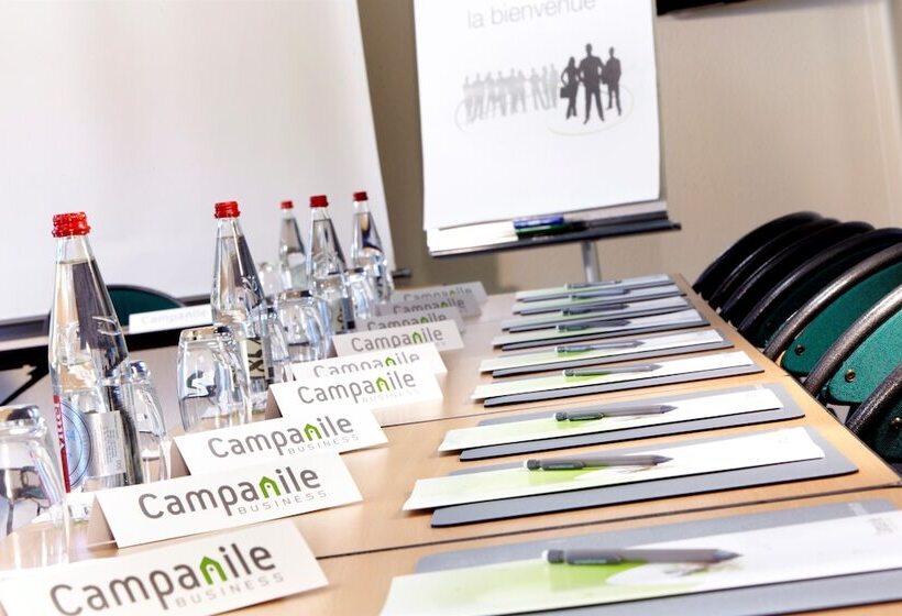 בית מלון כפרי Campanile Paris Ouest Chaville