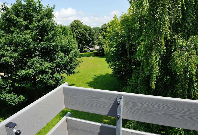 Отель Campanile Reims Est  Taissy