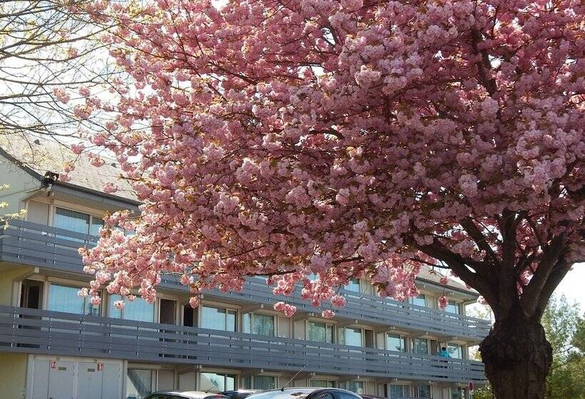 Отель Campanile Reims Est  Taissy