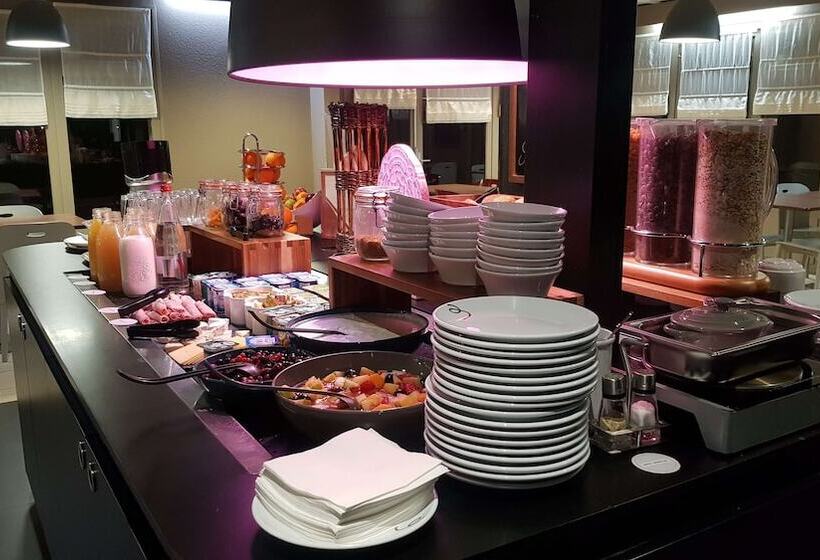 ホテル Campanile Saint Etienne Est  Saint Chamond