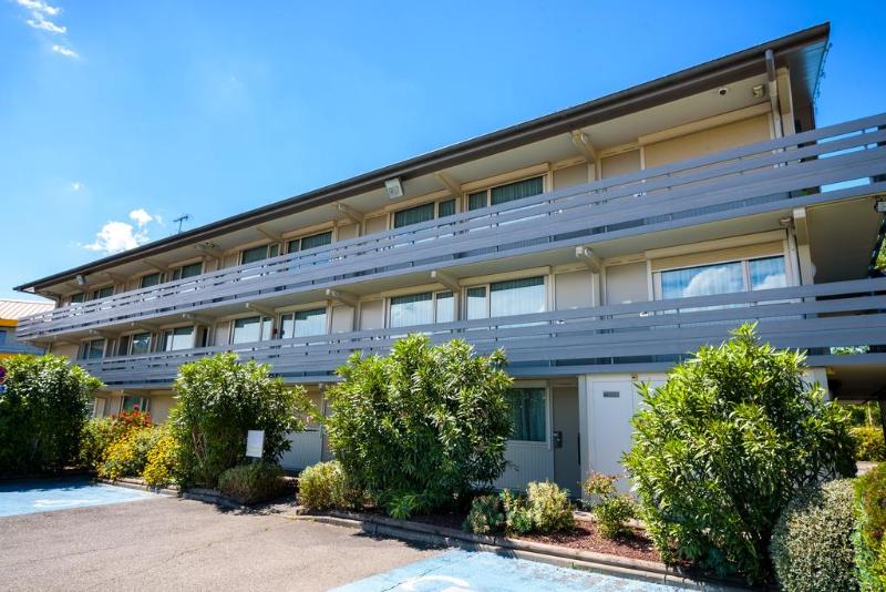 בית מלון כפרי Campanile Toulouse Sesquieres