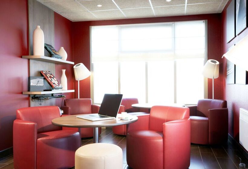 בית מלון כפרי Campanile Valenciennes   Petite Forêt