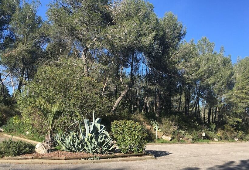 Отель Kyriad Montpellier Nord Parc Euromédecine