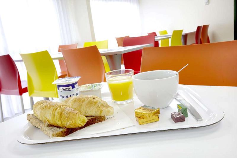 فندق Kyriad Niort   La Crèche