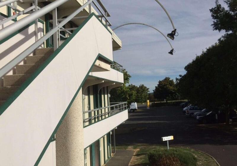 فندق Kyriad Niort   La Crèche