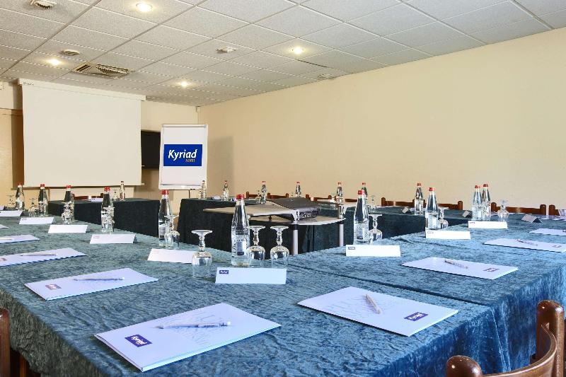 فندق Kyriad Niort   La Crèche