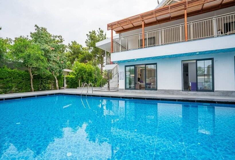 Linda Resort