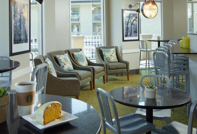 ホテル Atlanta Evergreen Lakeside Resort