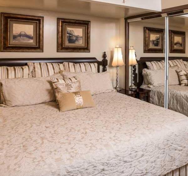 فندق Cedar Crest Inn