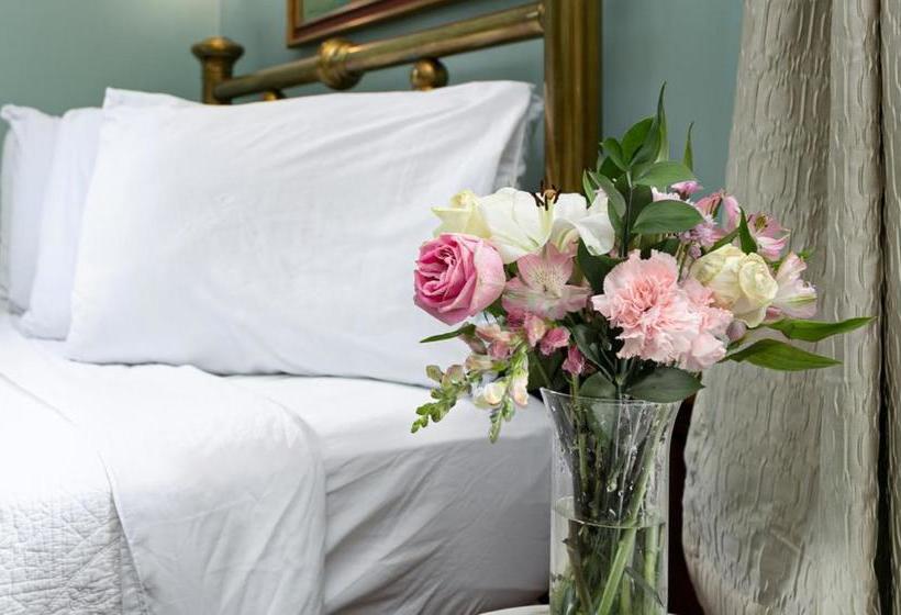 فندق Cedar Crest Inn