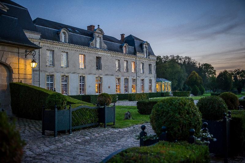 فندق Château De Courcelles   Relais & Châteaux