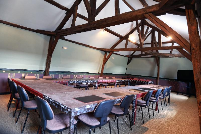 فندق Château De Courcelles   Relais & Châteaux
