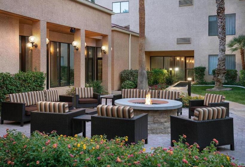 هتل Courtyard By Marriott Las Vegas Convention Center