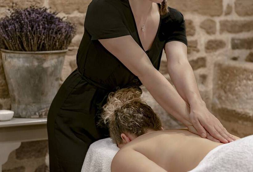 فندق Crillon Le Brave