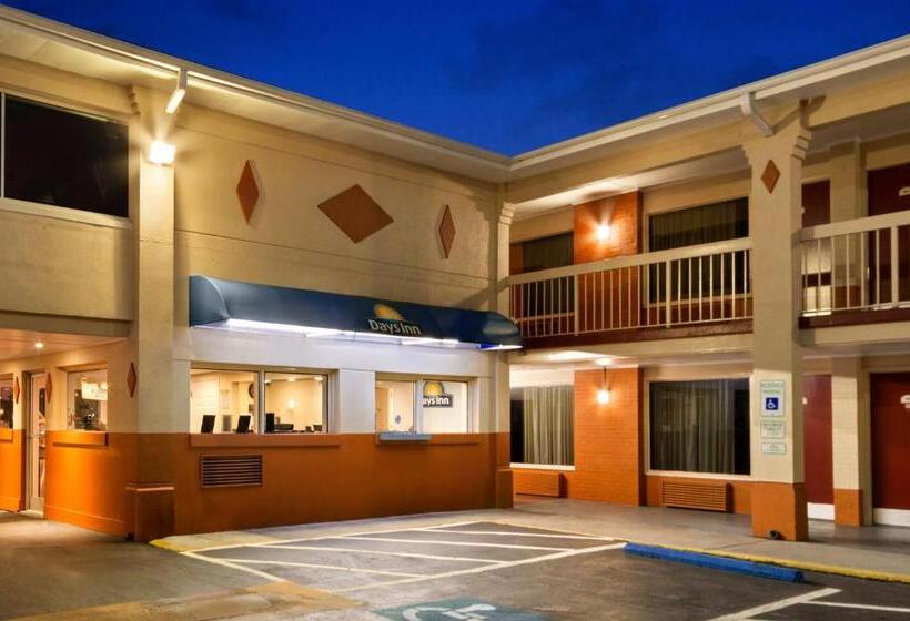 هتل Days Inn By Wyndham Jacksonville Nc