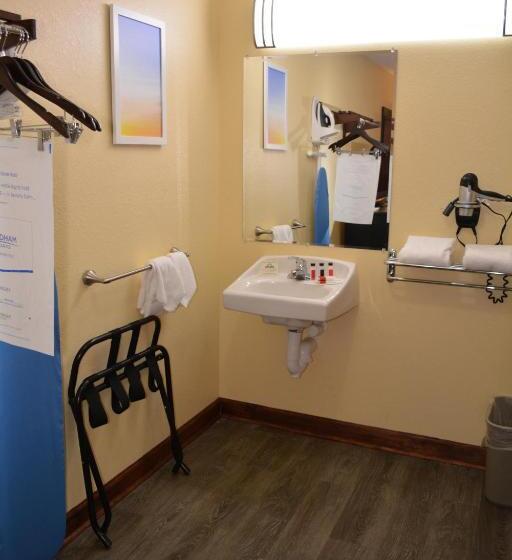 هتل Days Inn By Wyndham Jacksonville Nc